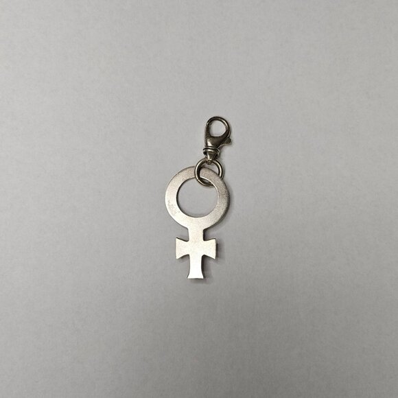 Karyn Chopik Vintage Sterling Silver Cross Pendant - Picture 2 of 2